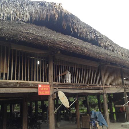 Апартаменты Thon Tha Tay Stilt House Хазянг Экстерьер фото